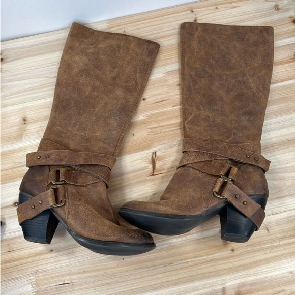 Fergie Shoes - Fergie Leather knee high Tall womens heeled boots size 6.5 brown